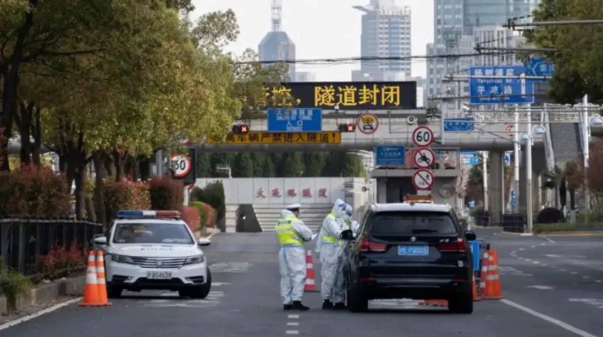 Shanghai port plagued by COVID-induced delays