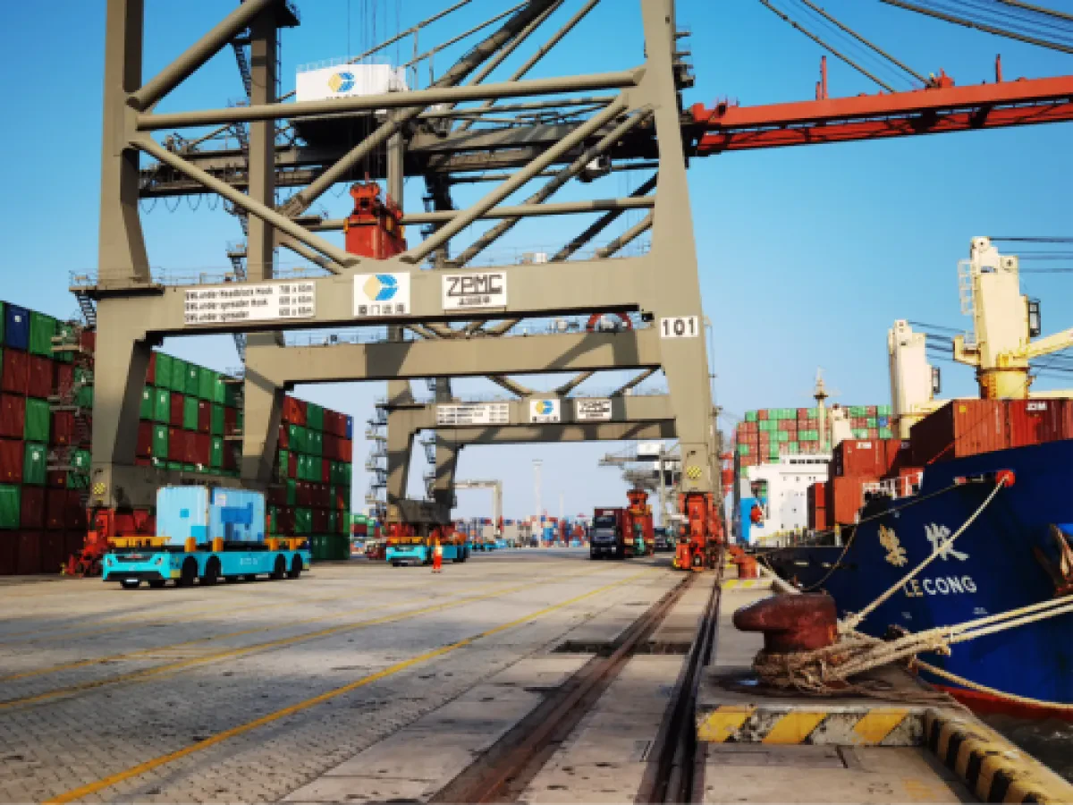 COSCO achieves first docking through 5G unmanned container trucks