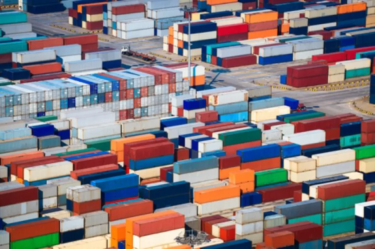Peak season could be Shanghaied by a 260,000-container surge