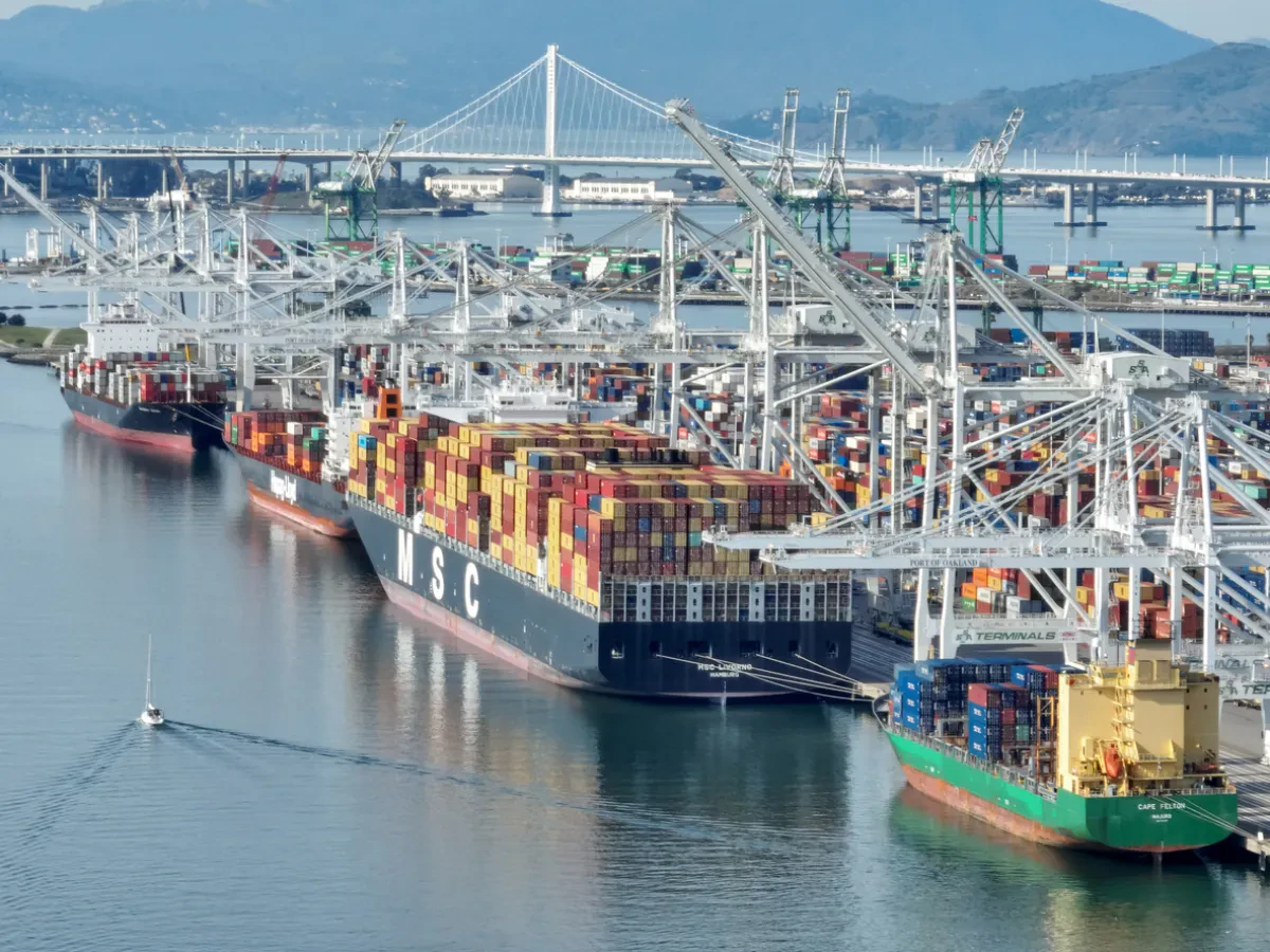 Port of Oakland volume slumps as Shanghai struggles