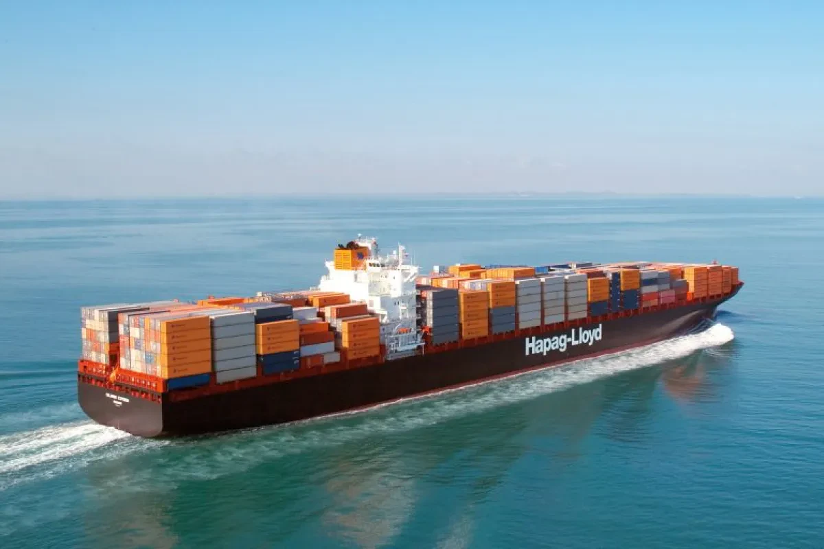 Hapag-Lloyd-ColomboExpress-768x512