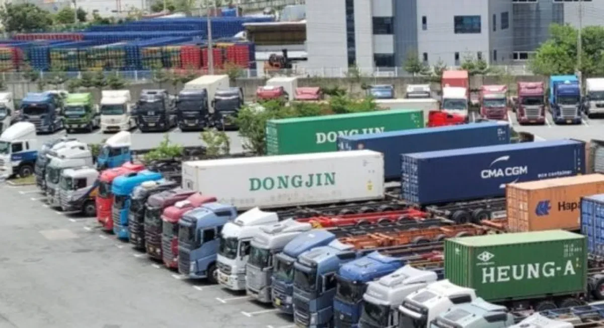 Ports introduce back-up plans as 25,000 truckers strike in South Korea