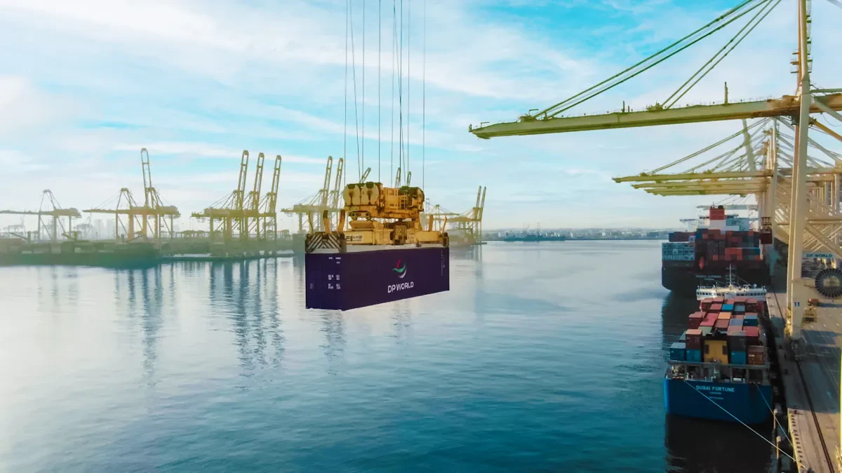 dpworldcontainerattheport