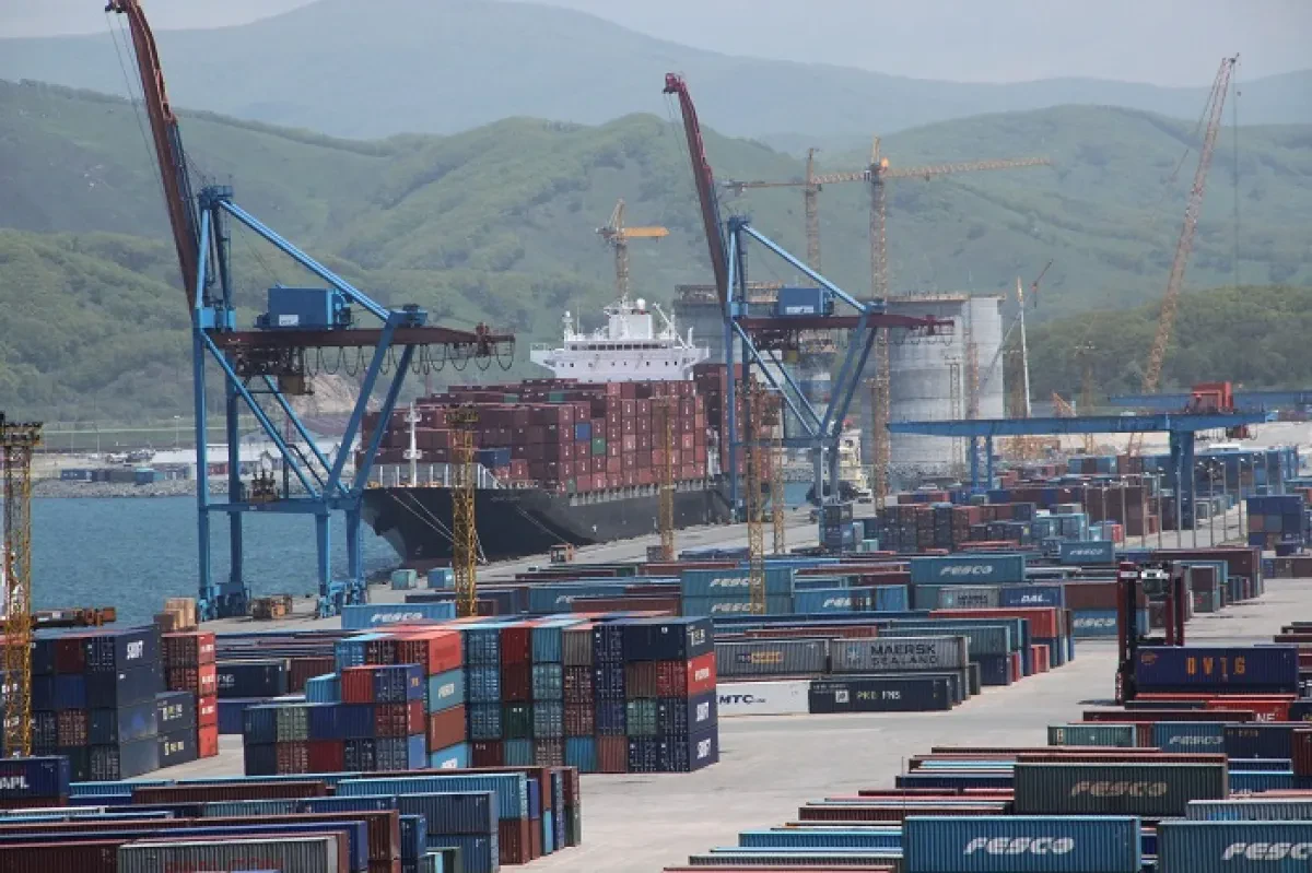 APMT sells stake in Russian terminal operator