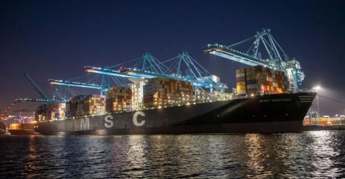Port_of_Los_Angeles_night-shift