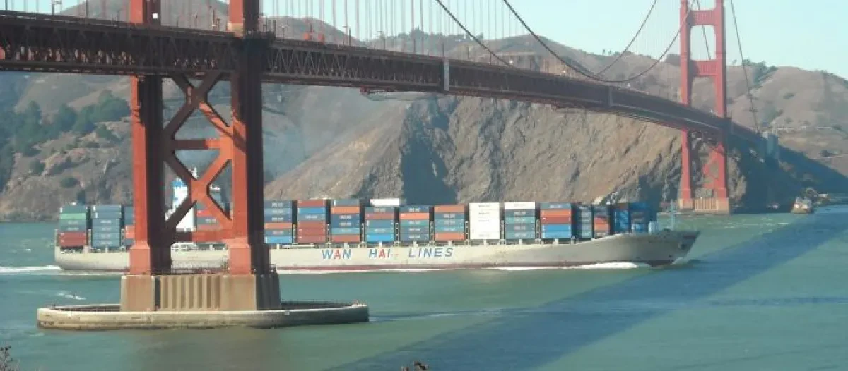 wan-hai-container_ship_under_golden_gate_bridge.daniel-ramirez-from-honolulu-usa-1-scaled-e1663758125948-680x0-c-default