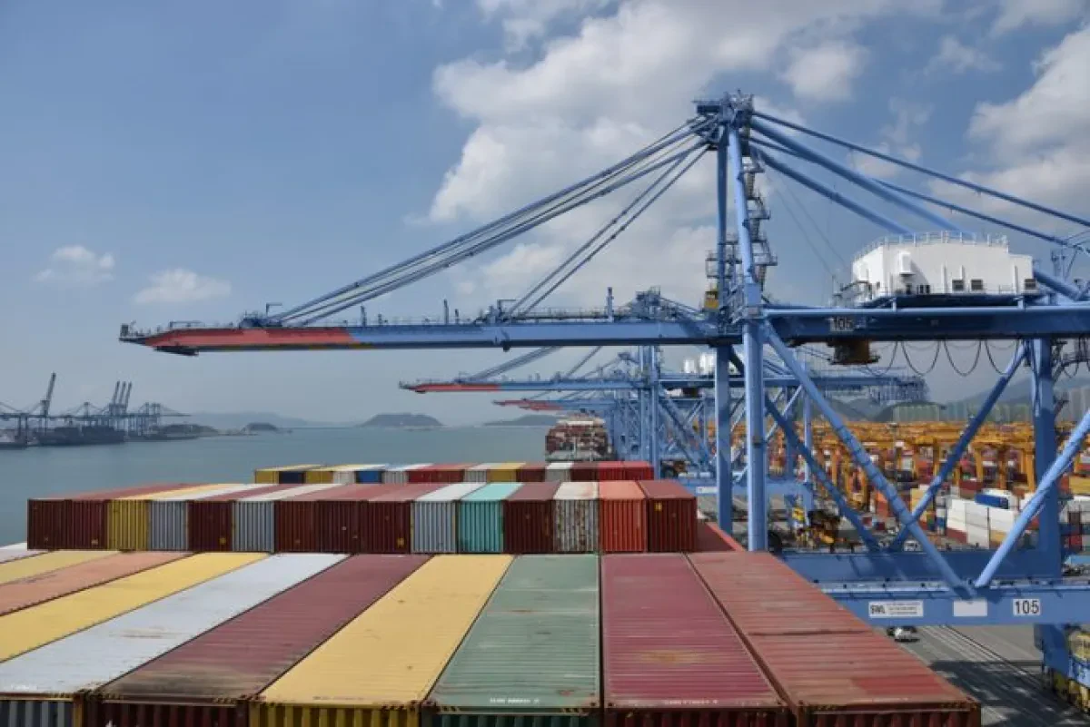 Chinese export rates still tumbling, but transatlantic rates tread water