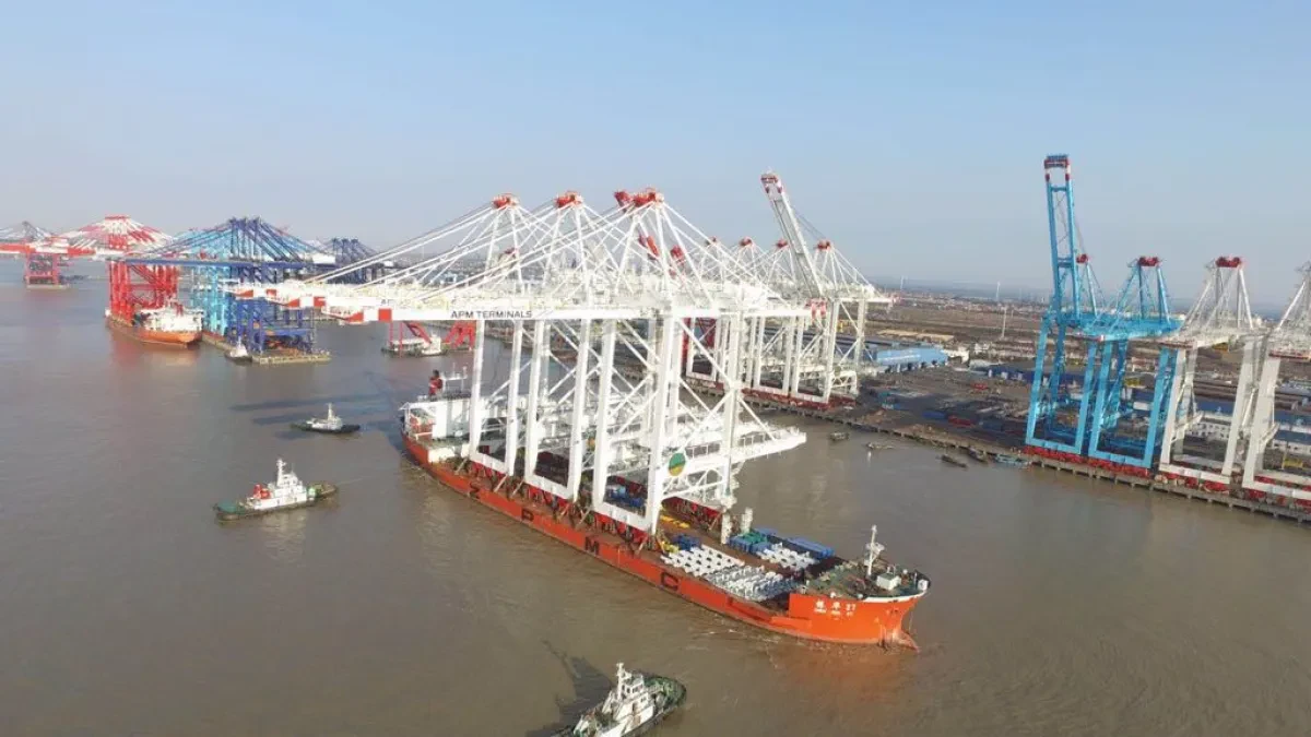 170111-apm-terminals-med-port-tangiers-cranes-enroute