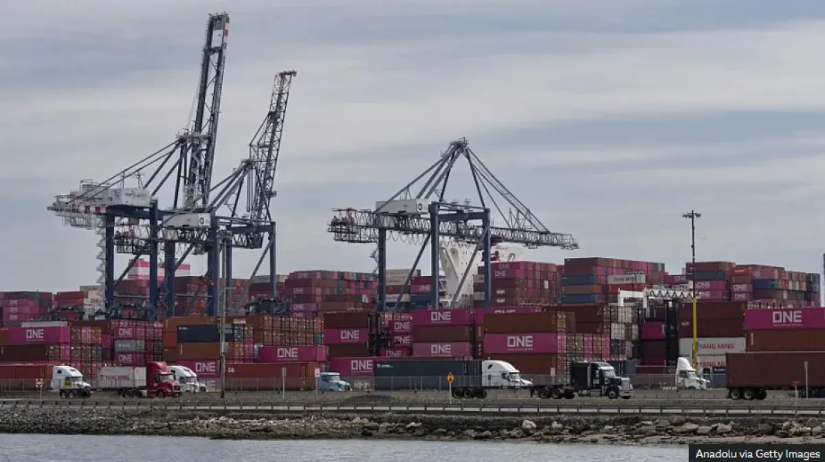 2025-08-01 11_41_12-Trump order ends global tariff exemption for low-cost goods