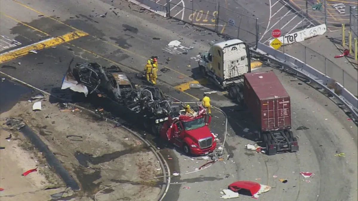 Explosion-reported-at-Port-of-Los-Angeles-in-San-Pedro_1555350758769_7111043_ver1.0_640_360