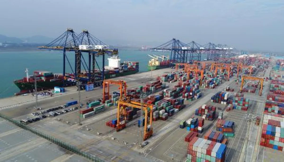 Zhuhai port co-operates with EY and Insurwave