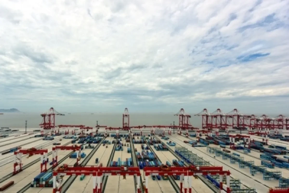 Shanghai box throughput increases 5.1% in first half