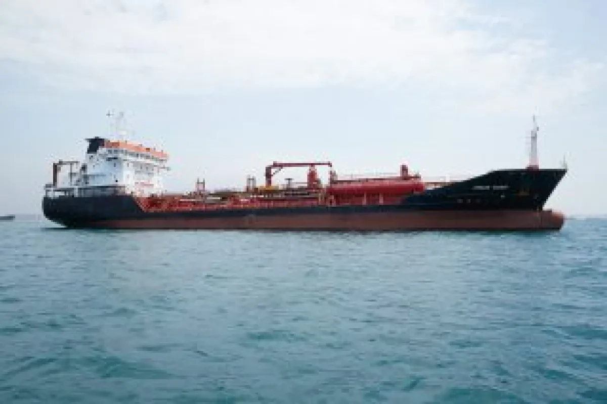 monajsa-tanker-african-chaser-at-luanda-anchorage-courtesy-of-monjasa-320x213