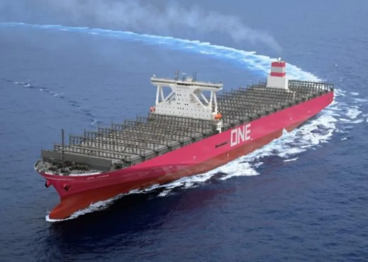 one-takes-delivery-of-final-14000-teu-boxship-1024x729-520x370