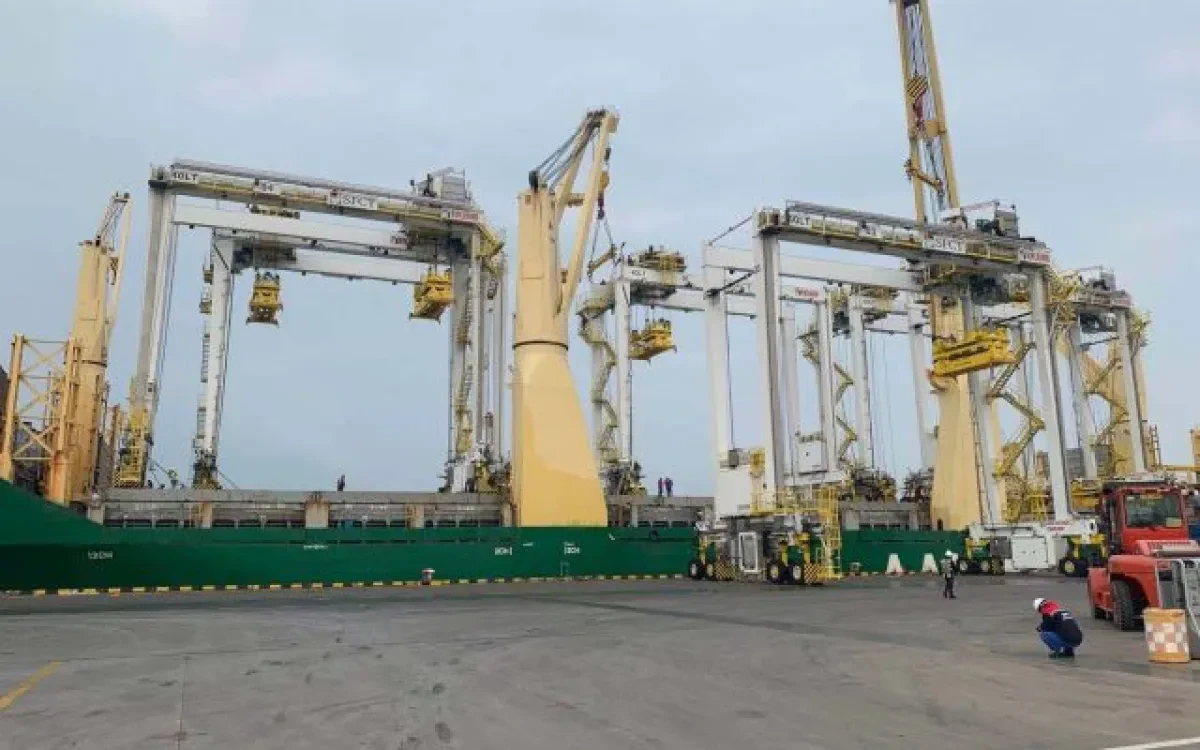 electric-powered-Rubber-Tire-Gantry-cranes-E-RTGs