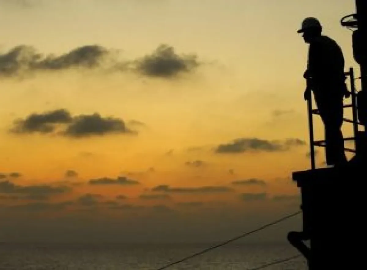india-restricts-seafarers-from-working-in-gulf-of-guinea-320x235