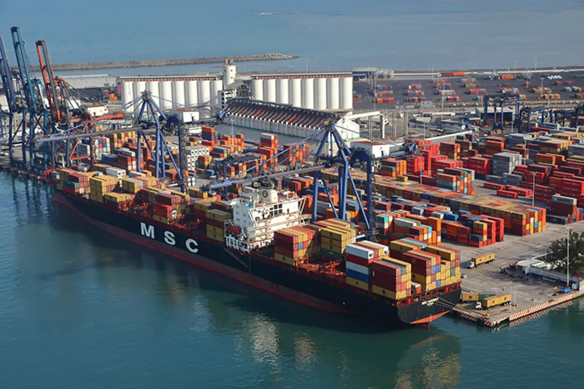 Port-Veracruz-terminal-with-MSC-ship