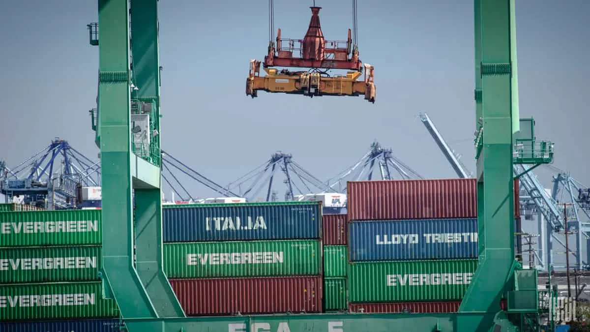 Container_lines_repositioning_1-1536x864
