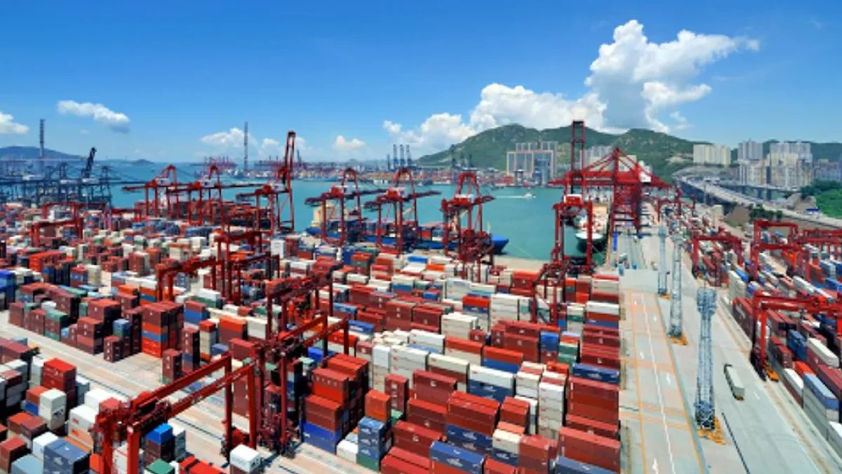 Container throughput of Hong Kong port (China) fell by 11% to 2.54 million TEUs in 2M’2020