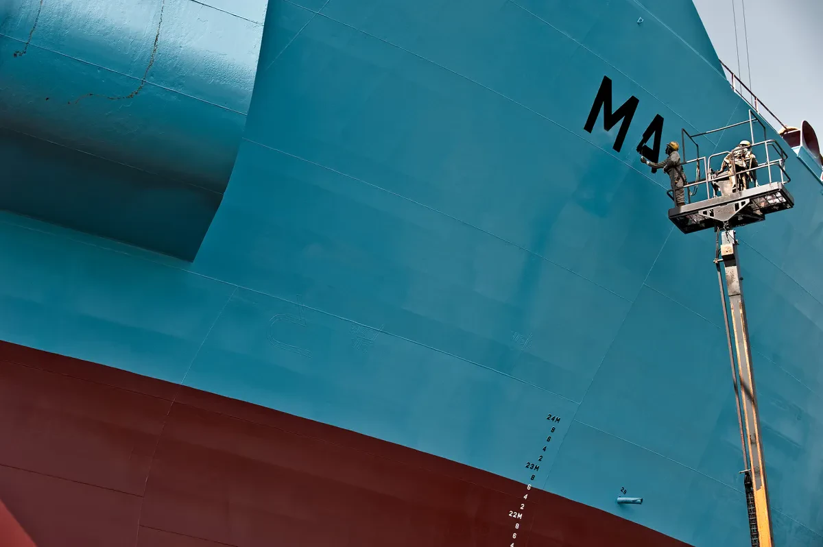 160922-maersk-ship-name-painting