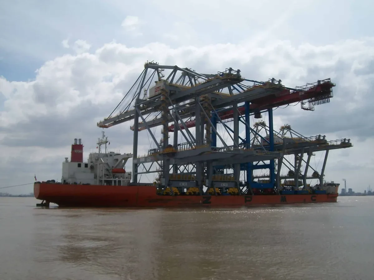 Quay-cranes-Rotterdam-World-Gateway-1-scaled