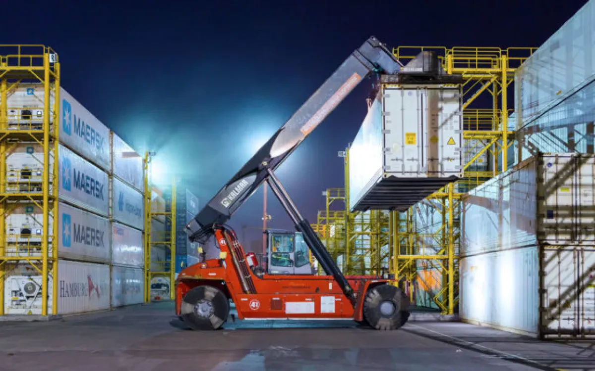 APMT Buenos Aires reaches refrigerated container landmark