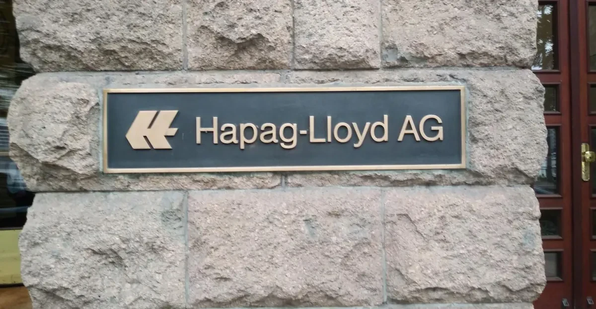 hapagnameplate
