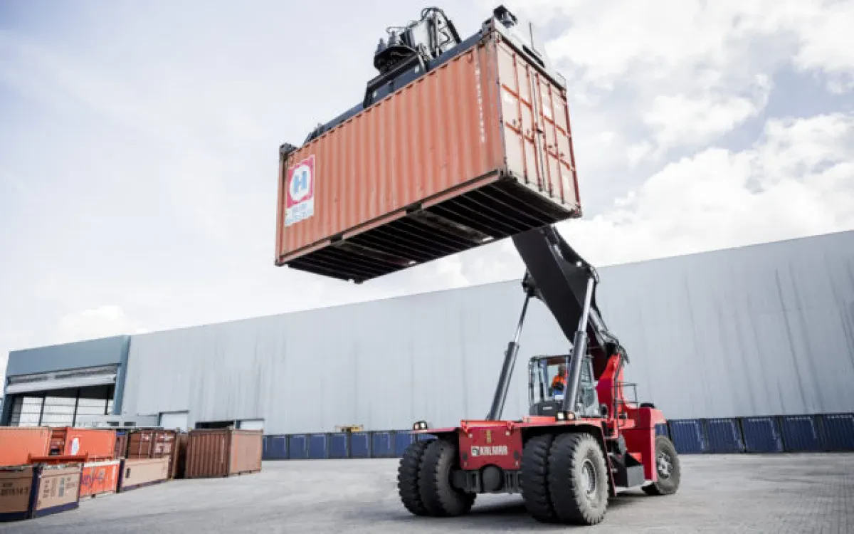 kalmar-reachstacker-drg-8-640x400-1