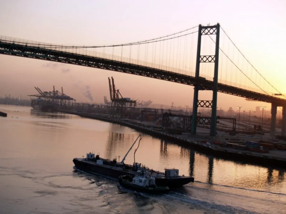 Port_of_Los_Angeles_sunrise-680x0-c-default