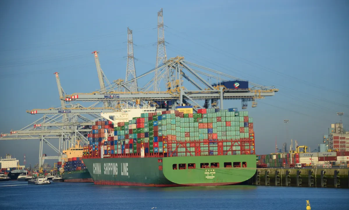 Container-shipping