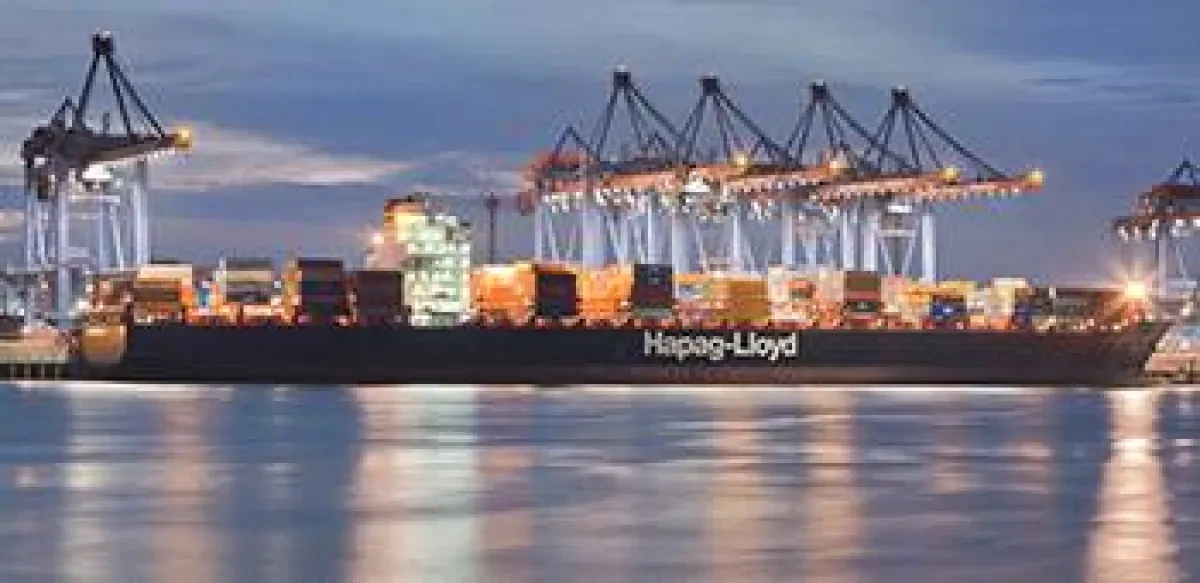 vessel_prague_express-8749TEU