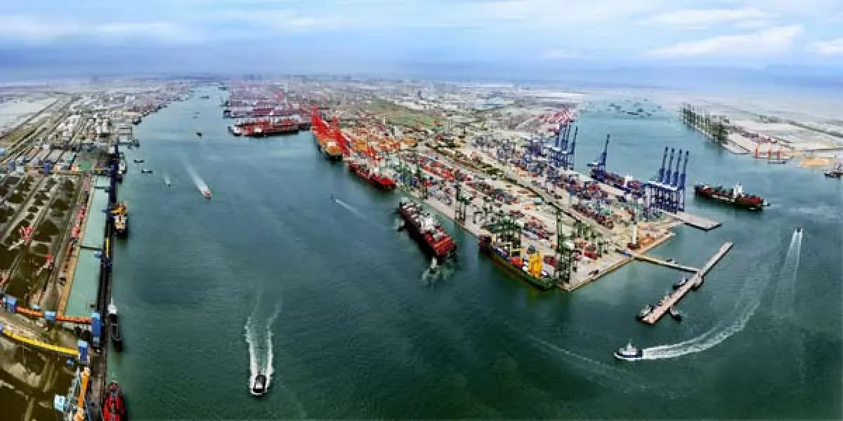 Tianjin terminal automates with Beidou