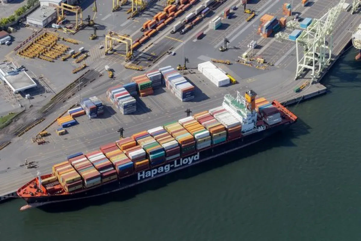 Hapag-Lloyd-ship-2