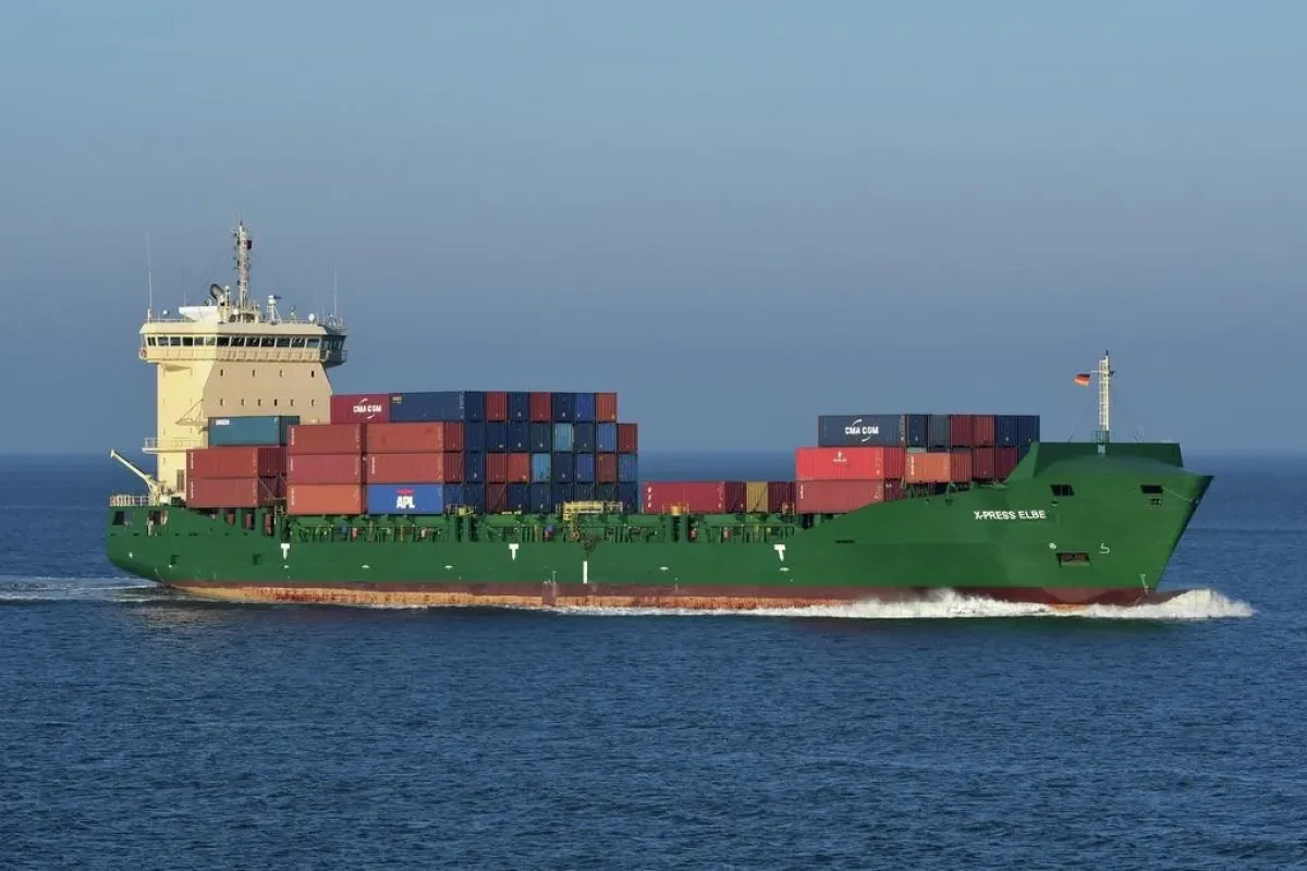 X-Press-Elbe-Credit-Martin-Pan