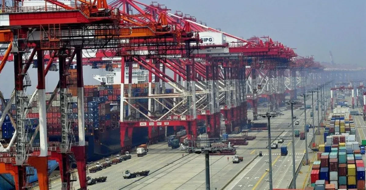 Container volume at major Chinese ports up 15% in late April