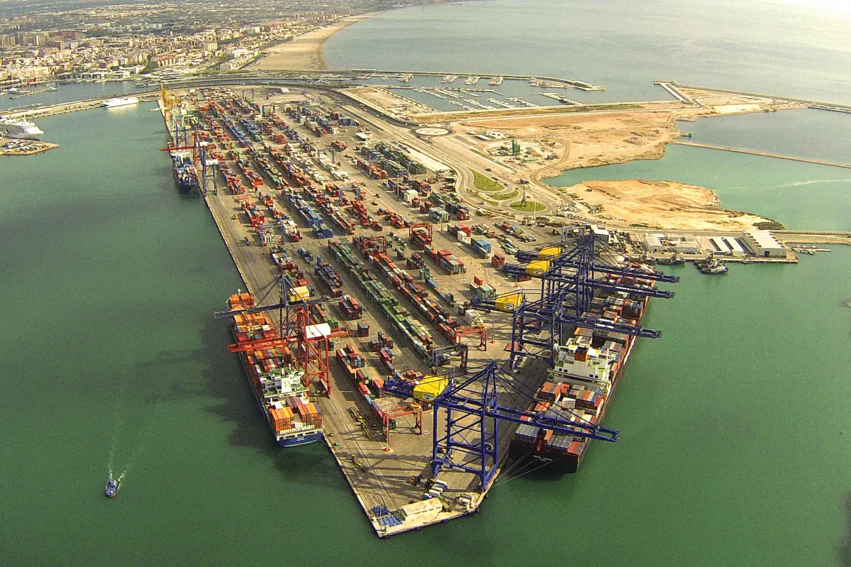 150908-TCV-Valencia-Spain-container-terminal