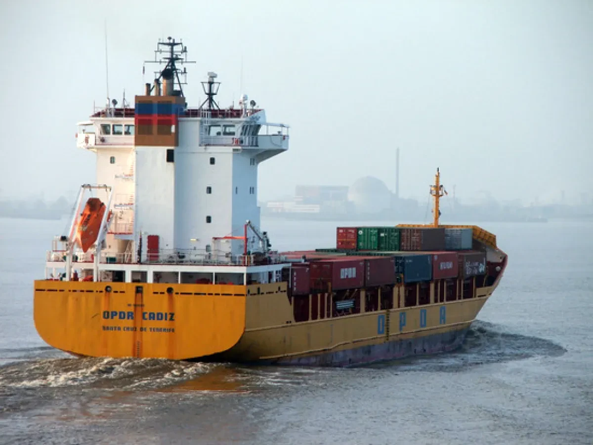 OPDR_Cadiz_feeder_-_wikimedia_commons_m