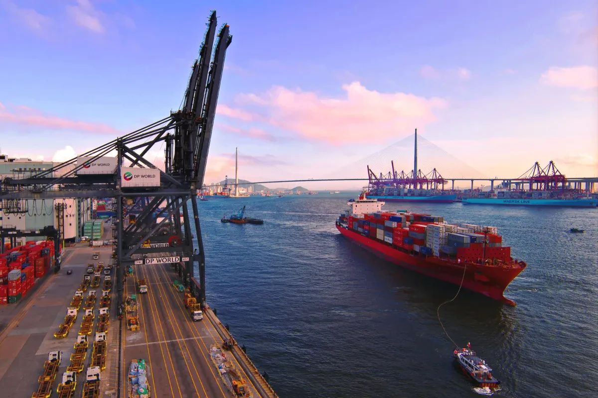 viewofcranesathongkongterminal-scaled-1