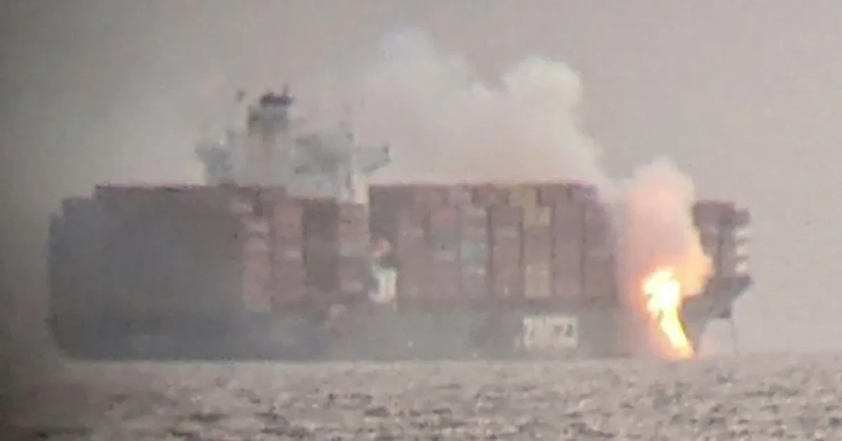 zim-kingston-on-fires-24-oct-2021-credit-canadian-coast-guard-680x0-c-default
