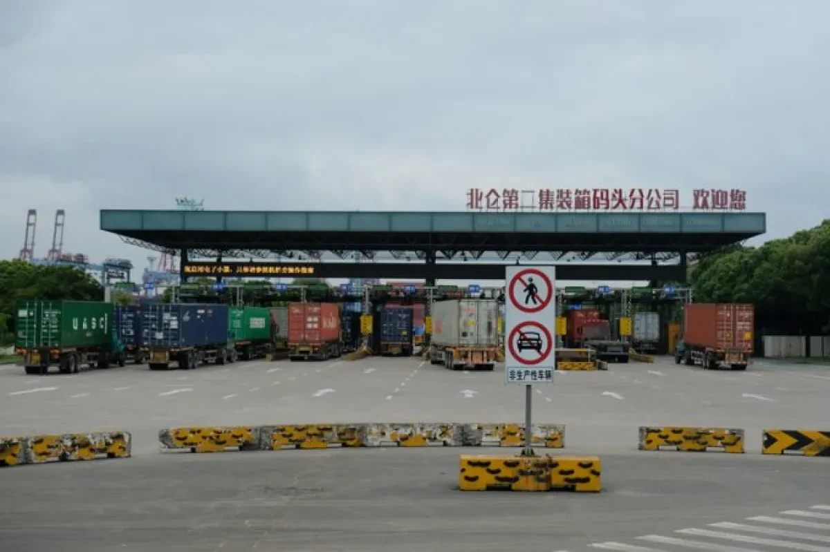 Ningbo shippers divert as exports are hit by Covid-restricted trucking